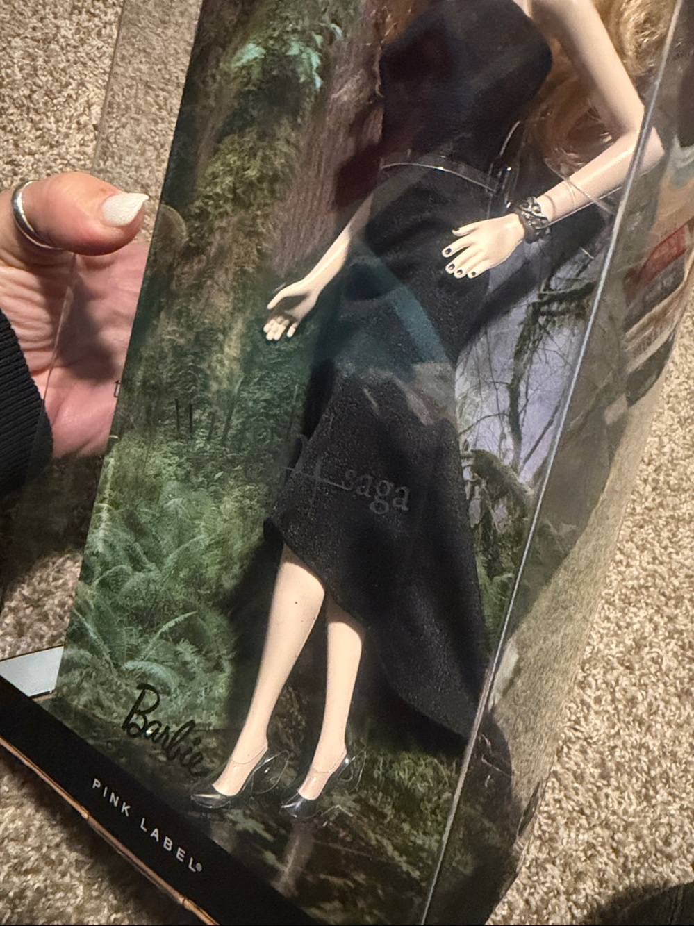 Twilight Saga Rosalie Collector Doll - Barbie Pink Label Collection - MINT! - Picture 7 of 12